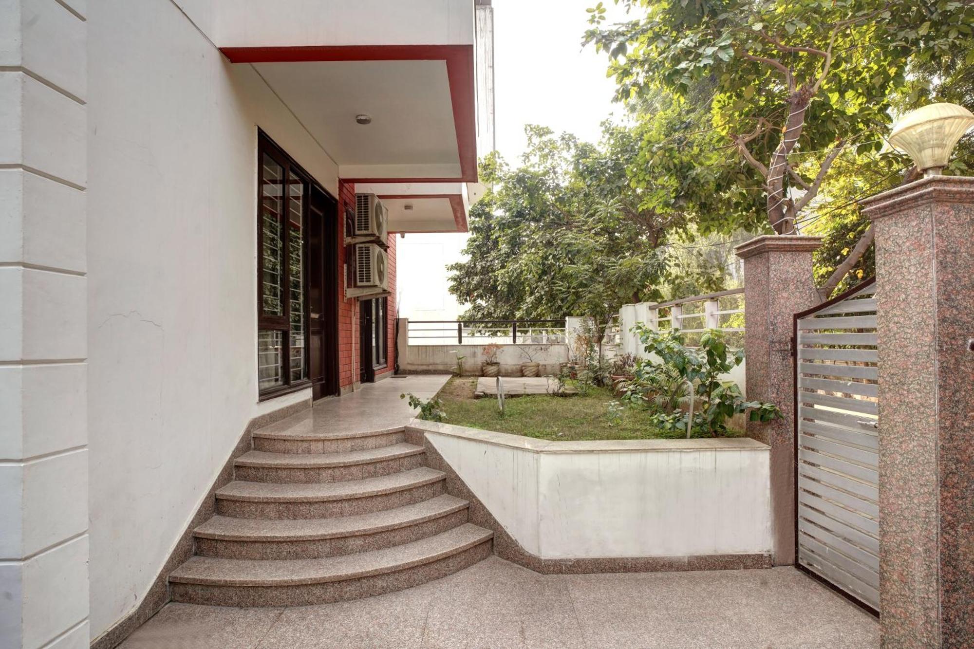 Nexhub Stay - Huda City Centre Gurgaon Exterior photo