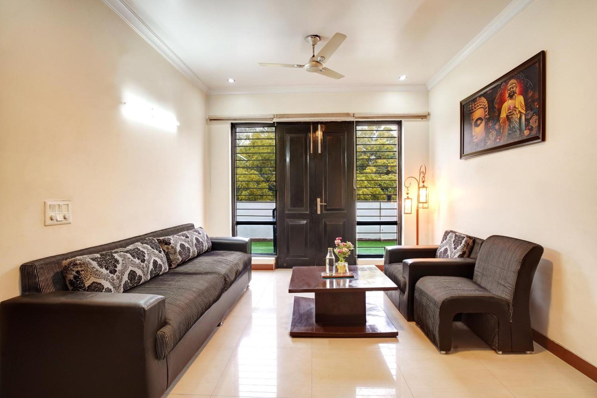 Nexhub Stay - Huda City Centre Gurgaon Exterior photo