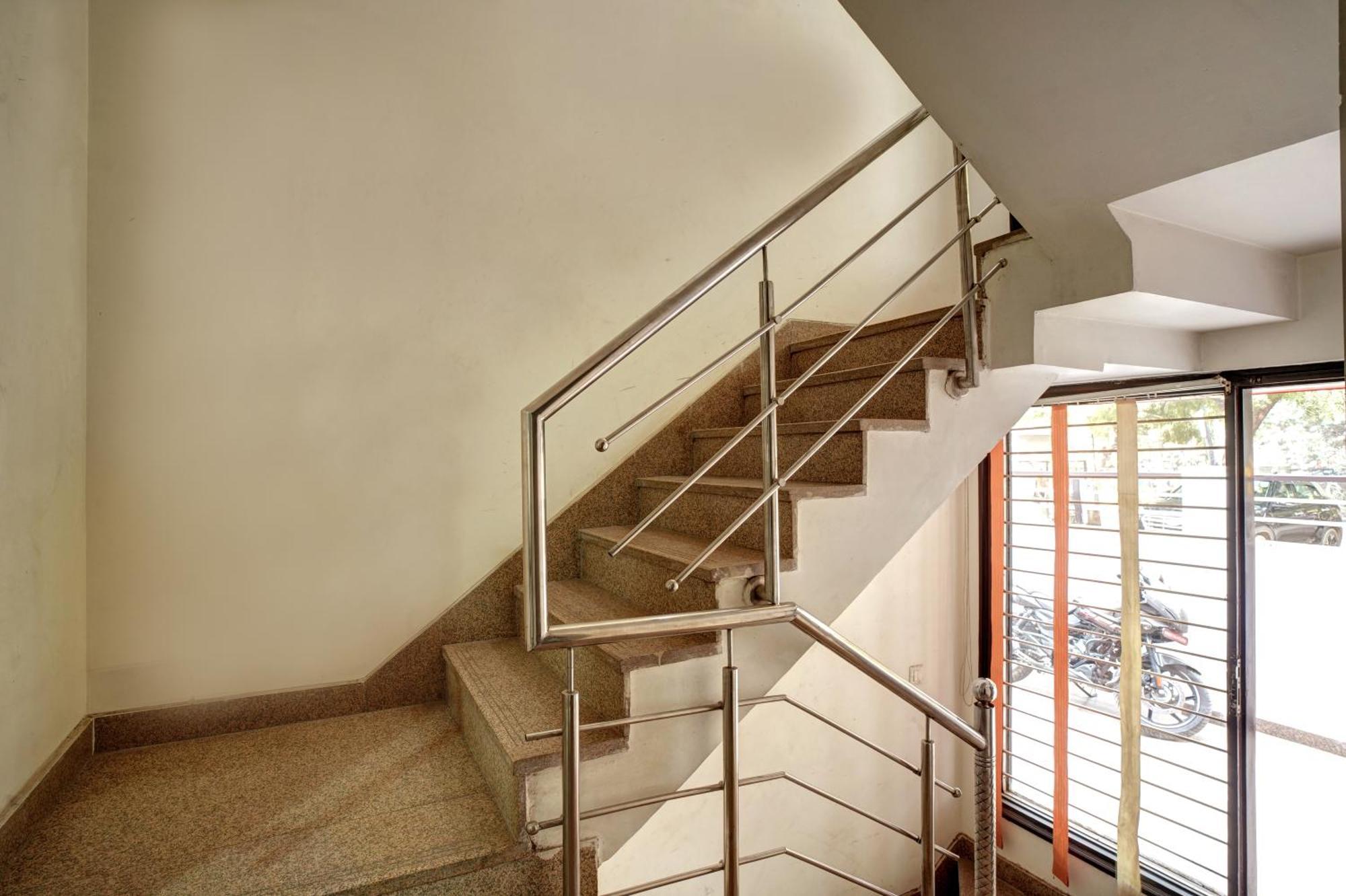 Nexhub Stay - Huda City Centre Gurgaon Exterior photo